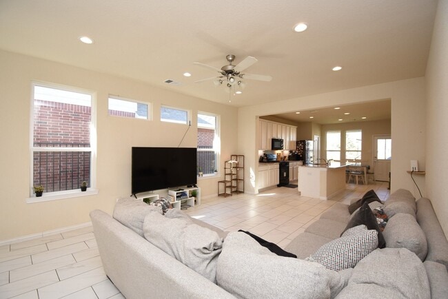 Building Photo - 13038 Leisure Cove Dr