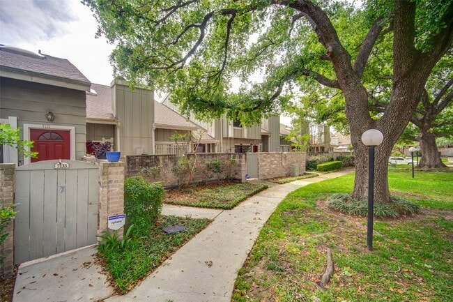Building Photo - 7131 Brendam Ln