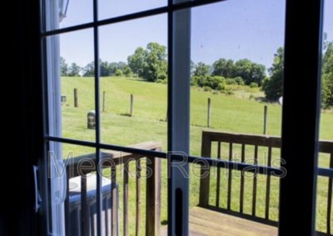 Building Photo - 448 Mill Rd