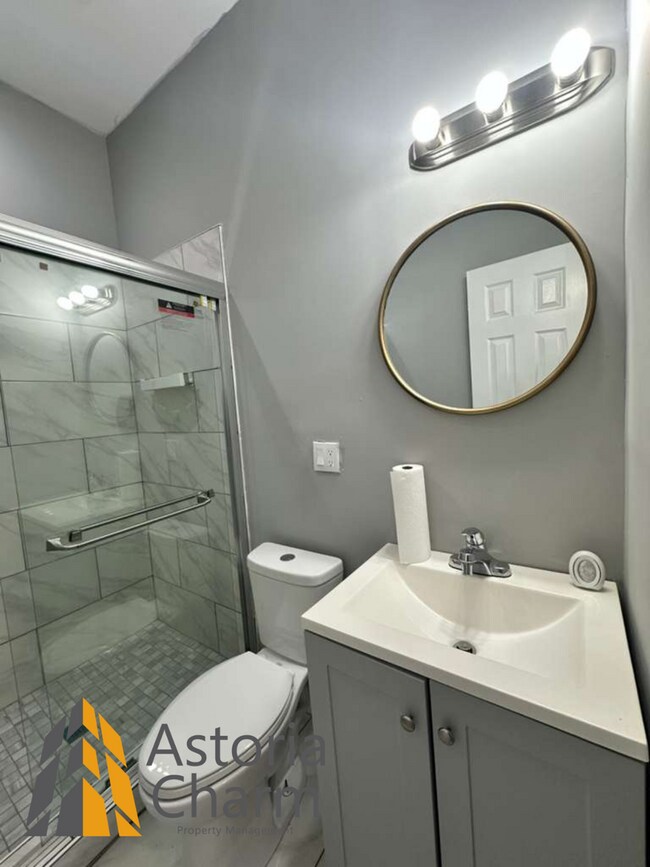 Building Photo - 3004 Clifton Ave