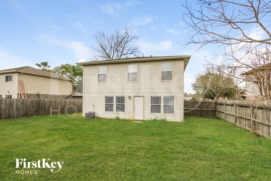 Building Photo - 8114 Scarlet Tanager Dr