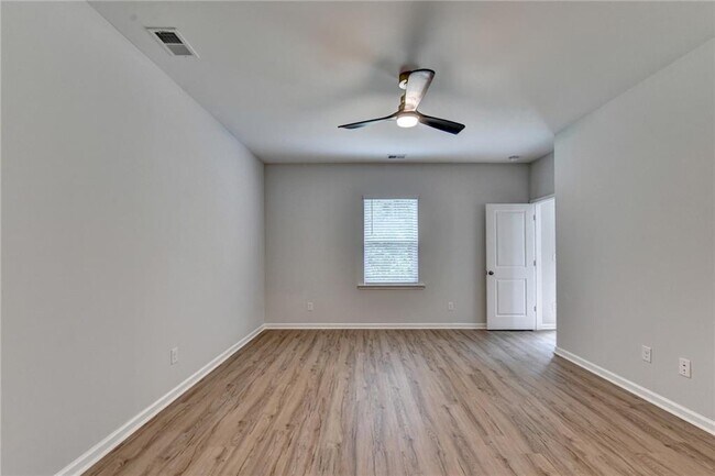 Building Photo - 175 Grey Falcon Ave
