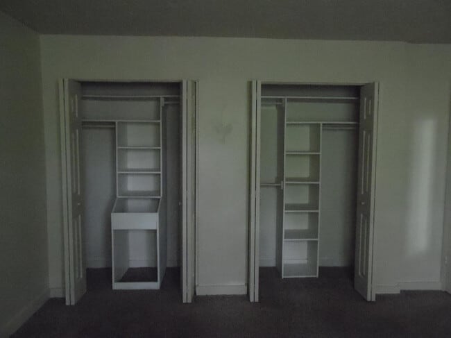 Building Photo - 421 Redding Rd