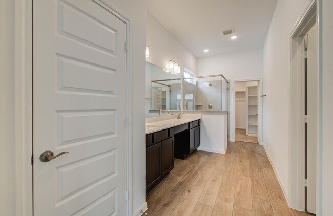 Building Photo - 24811 Harrow Mdw Dr