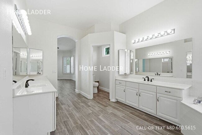 Building Photo - 5080 S McClelland Dr