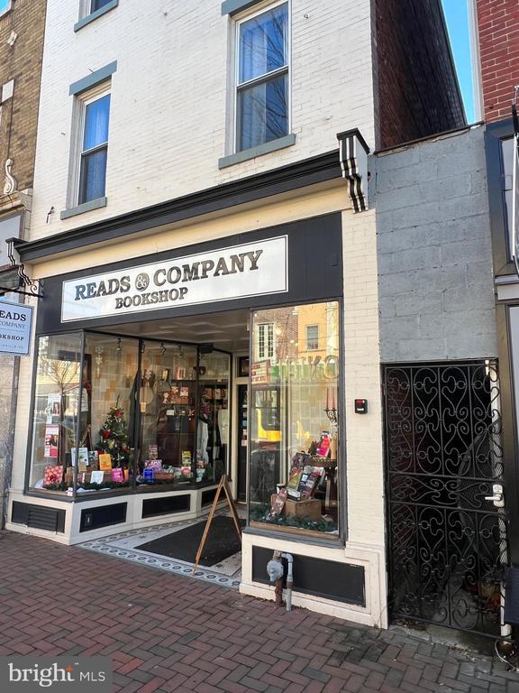 Building Photo - 316 Bridge St