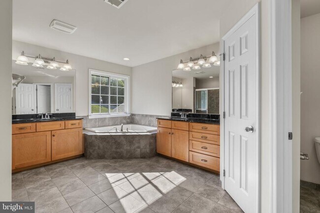 Building Photo - 9724 Centennial Meadows Ln