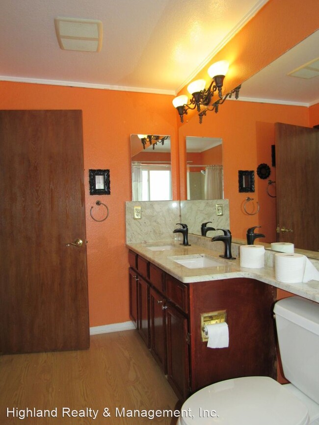 Building Photo - 4 br, 2.5 bath House - 10671 Kipling Way