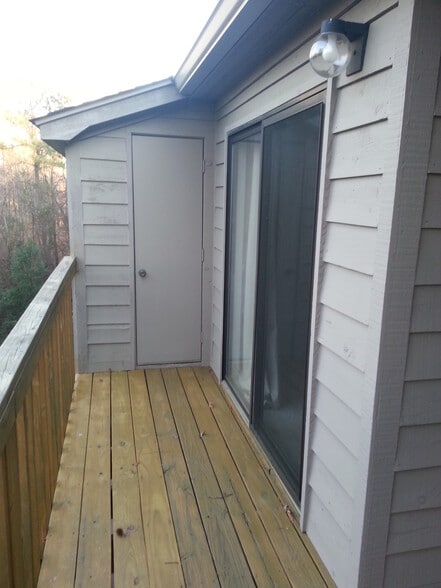 Deck - 132 Edgewater Ln