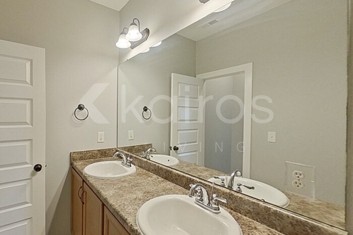 Building Photo - 26159 Valley Ridge Road