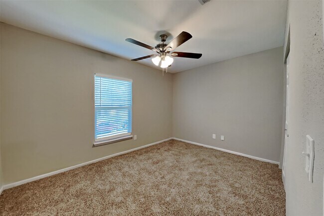 Building Photo - 18038 Green Hazel Ct