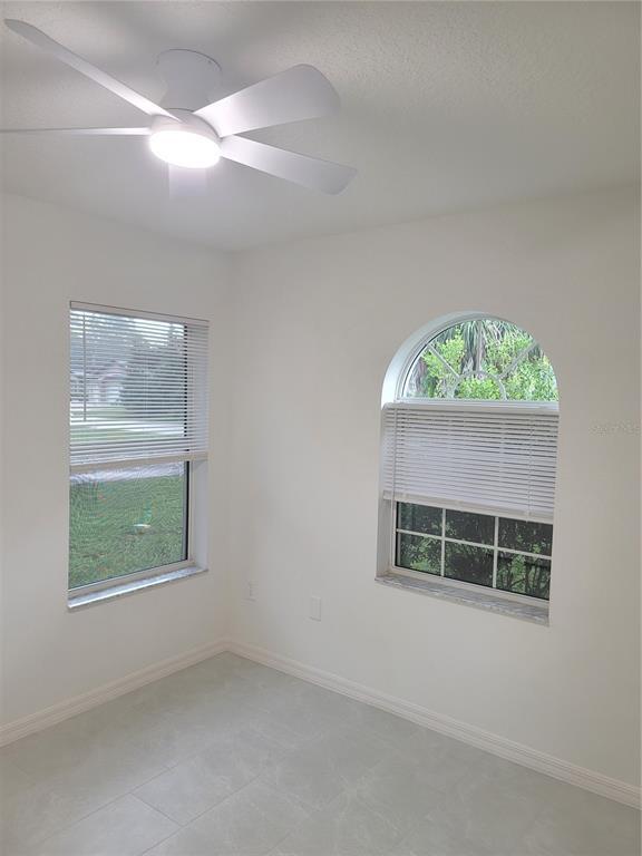 Building Photo - 22 Pin Oak Dr