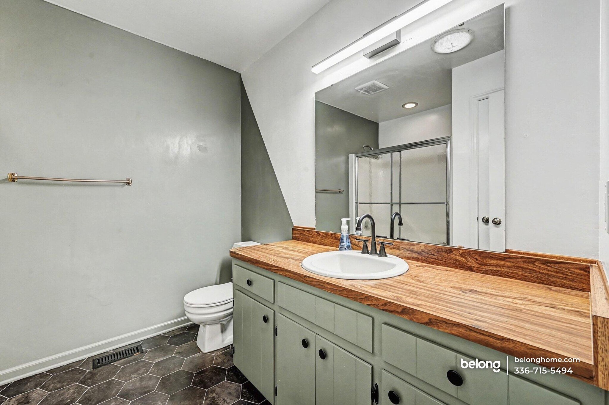 Building Photo - 11209 Crestmont Dr