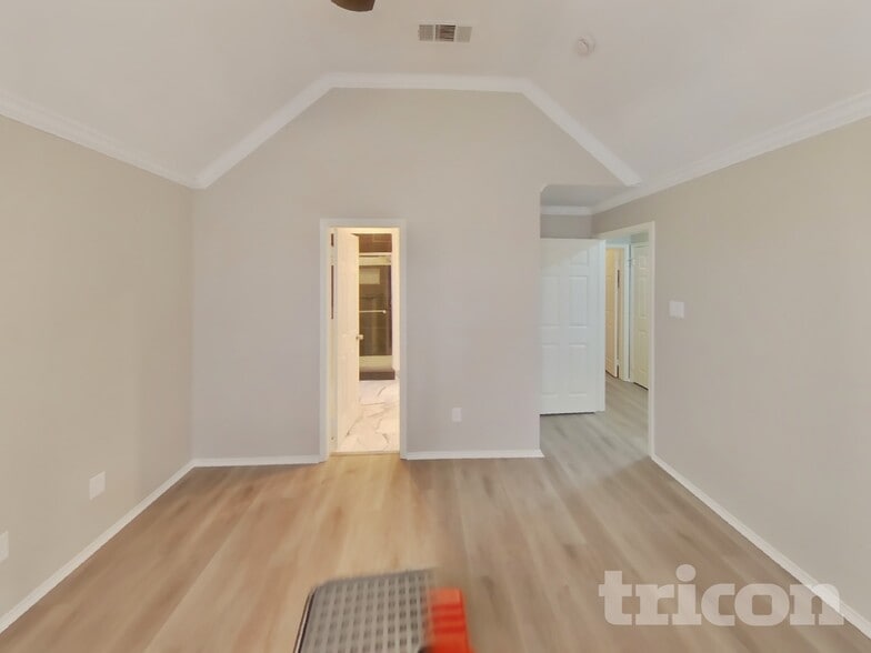 Building Photo - 2033 Oak Bend Ln