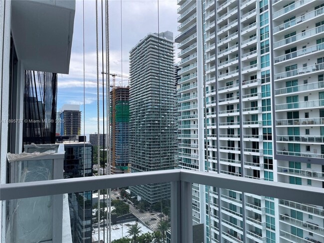 Building Photo - 1060 Brickell Ave