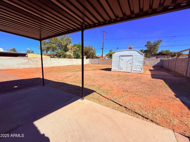 Building Photo - 2817 N 30th Pl