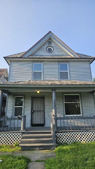 Building Photo - 735 Woodland Ave