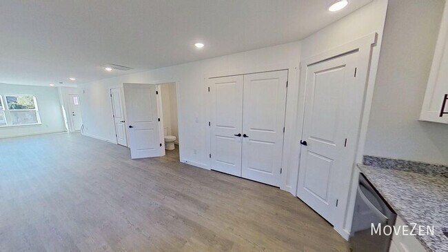 Building Photo - 16 Catawba Ave