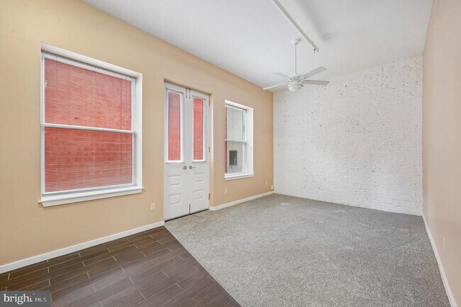 Building Photo - 1720 Sansom St