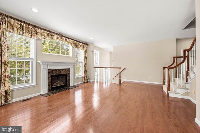 Building Photo - 120 Elizabeth Ct