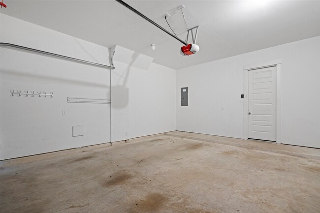 Building Photo - 1606 Westside Gardens Ln