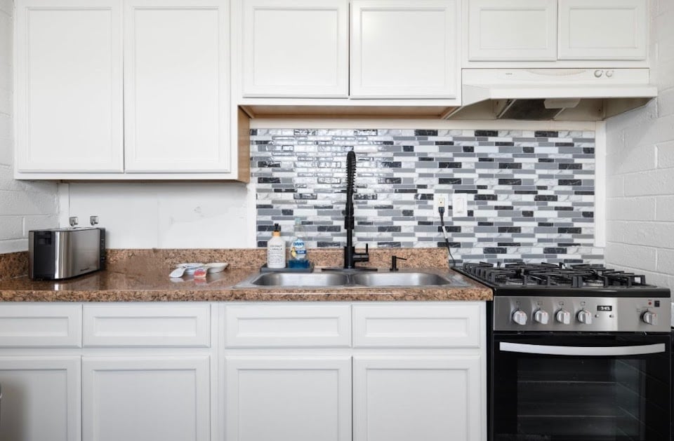 Building Photo - 9822 N 15th St