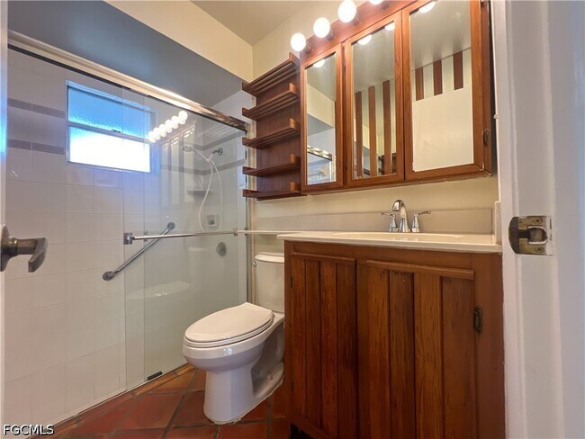 Building Photo - 4305 Island Cir