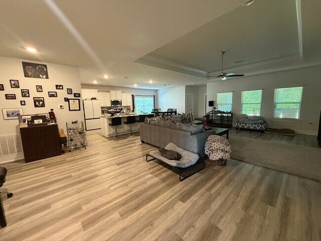 Building Photo - 6080 Rutherford Lp