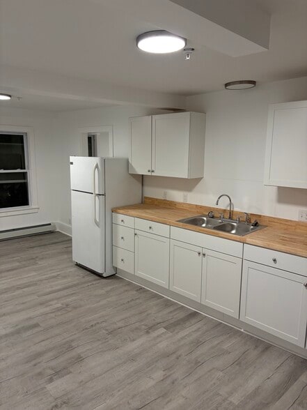 Kitchen - 164 Veranda St