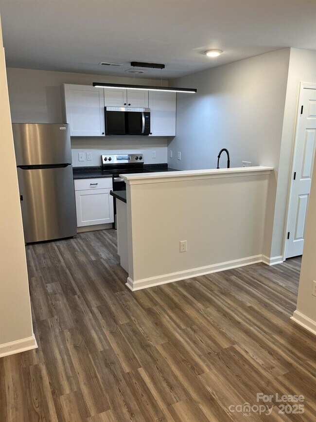 Building Photo - 311 Drury Dr