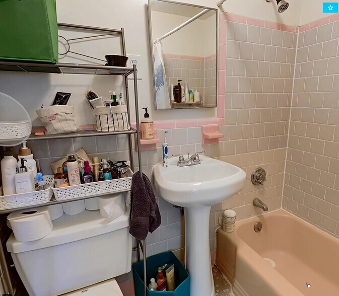 Building Photo - 1069 Beacon St