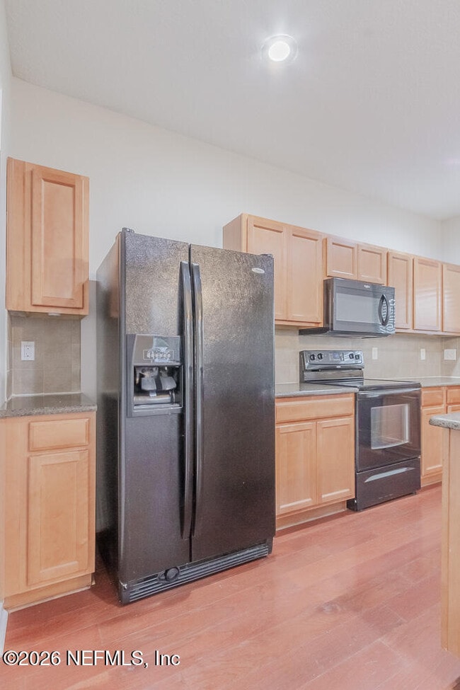 Building Photo - 2307 Sunset Bluff Dr