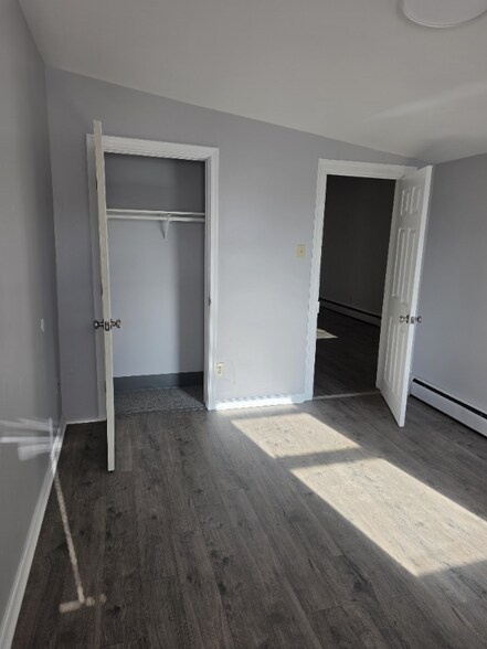 Building Photo - 32 N Earl St