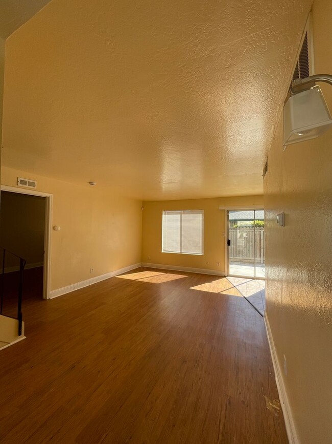 Building Photo - 4909 N Winery Cir