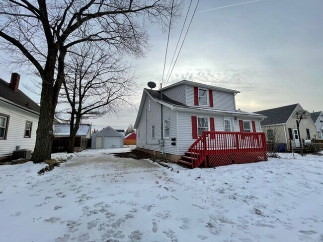 Building Photo - 317 Grandview Ave