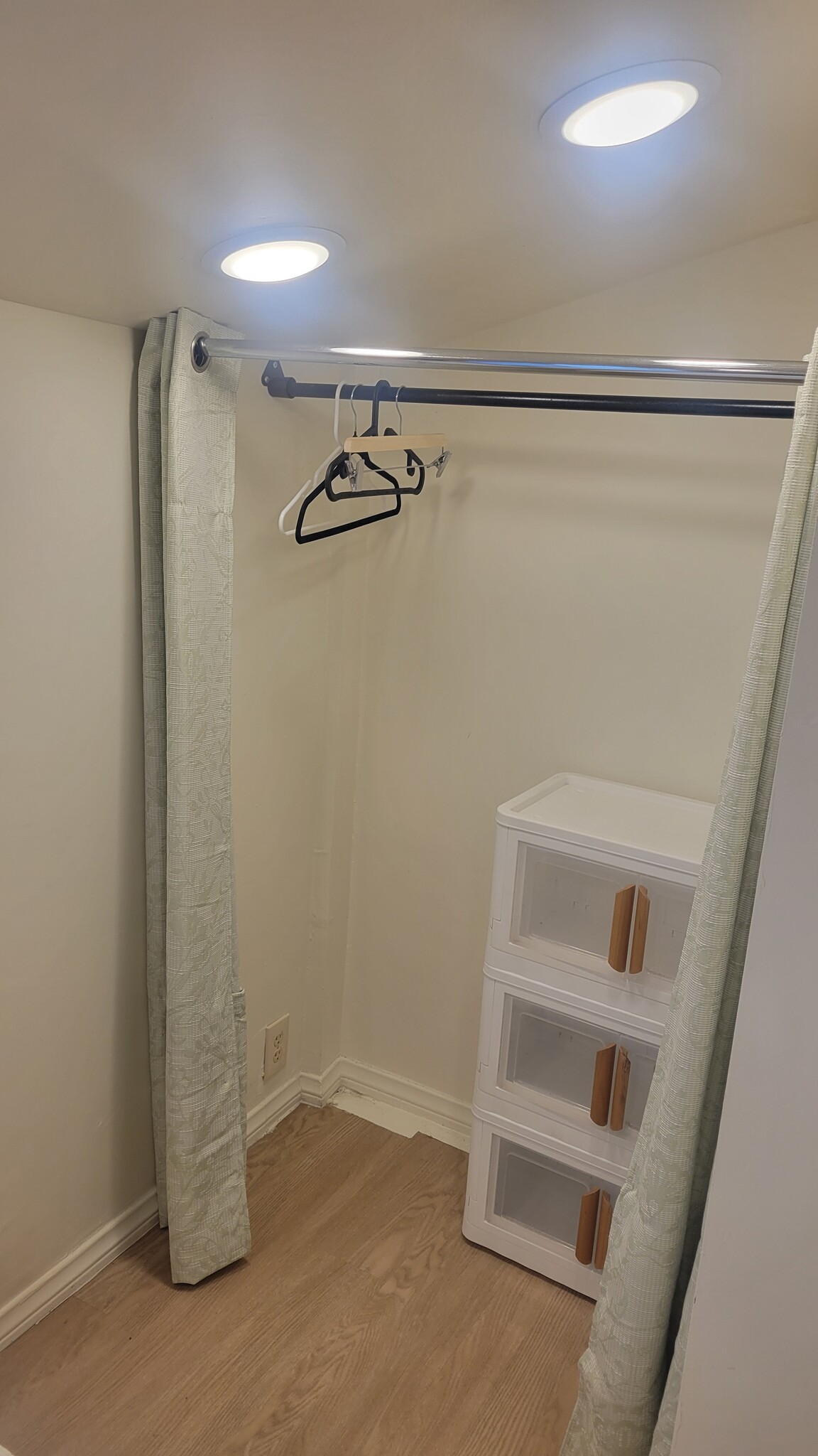 Building Photo - 4195 Hamilton St