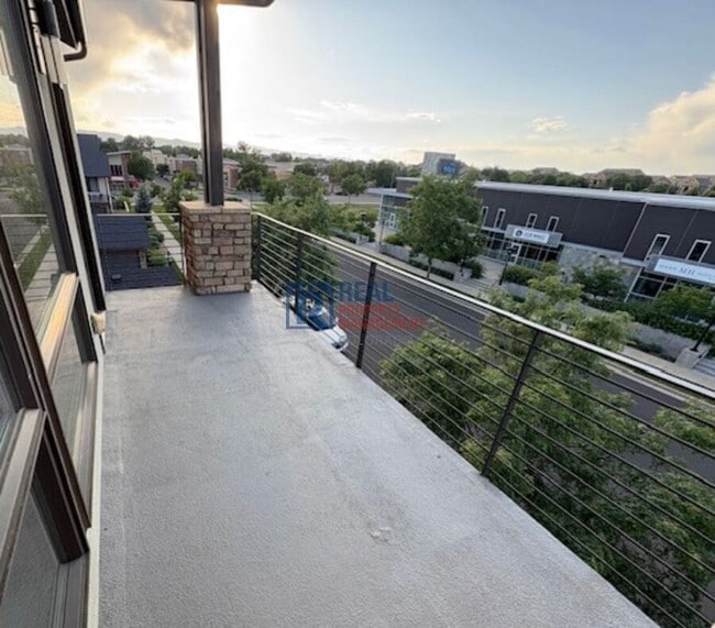 Building Photo - 2241 Limon Dr