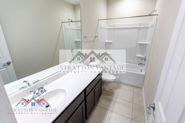 Building Photo - 17645 W Palo Verde Dr