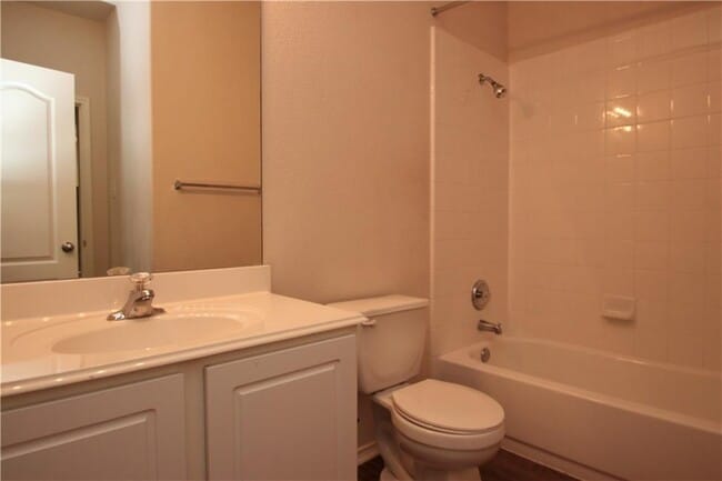 Building Photo - 1528 Haynie Bend