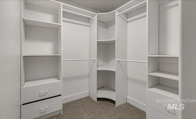 Building Photo - 230 War Eagle Dr