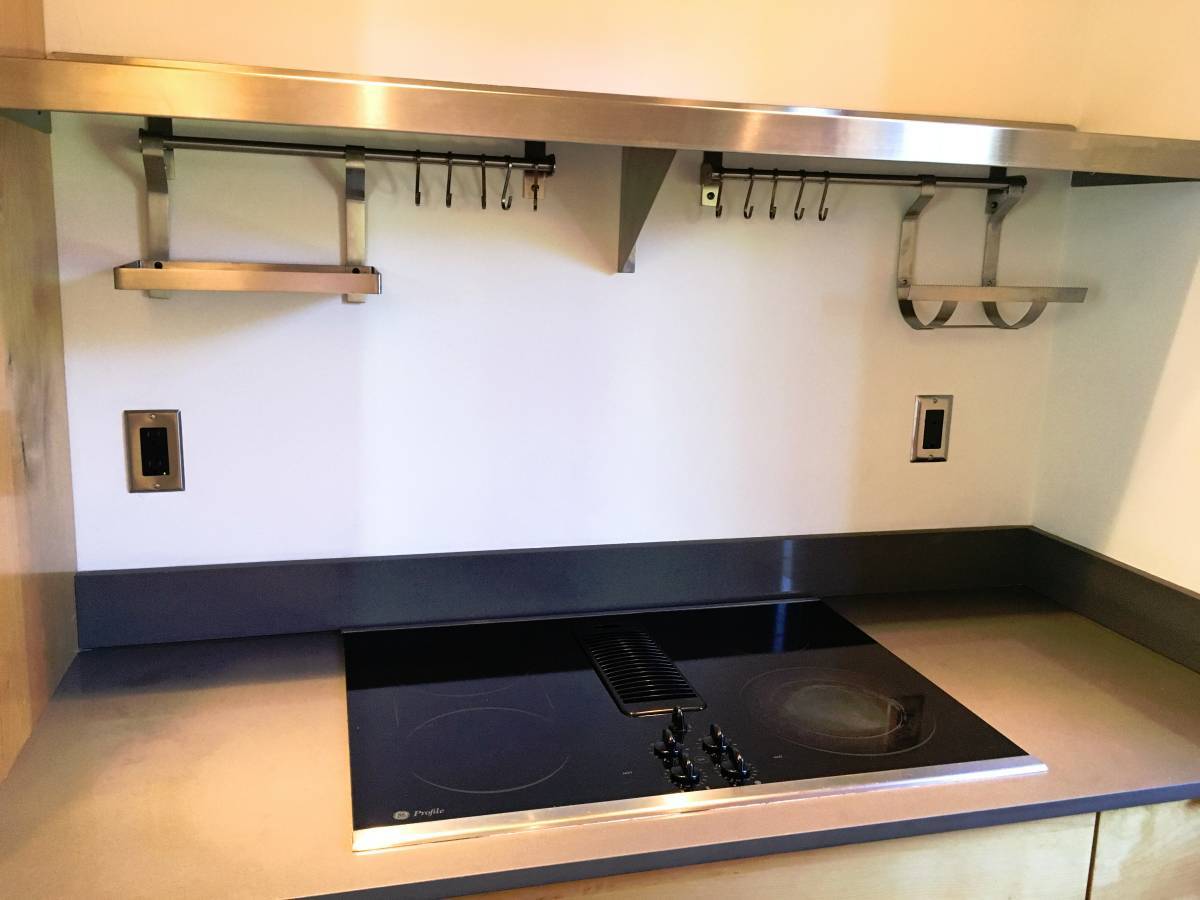 Built in storage - 6606 Corson Avenue South