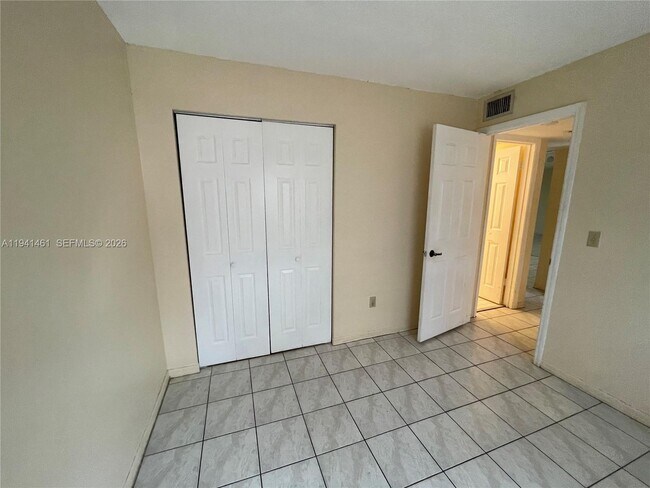 Building Photo - 426 NE 210th Cir Terrace