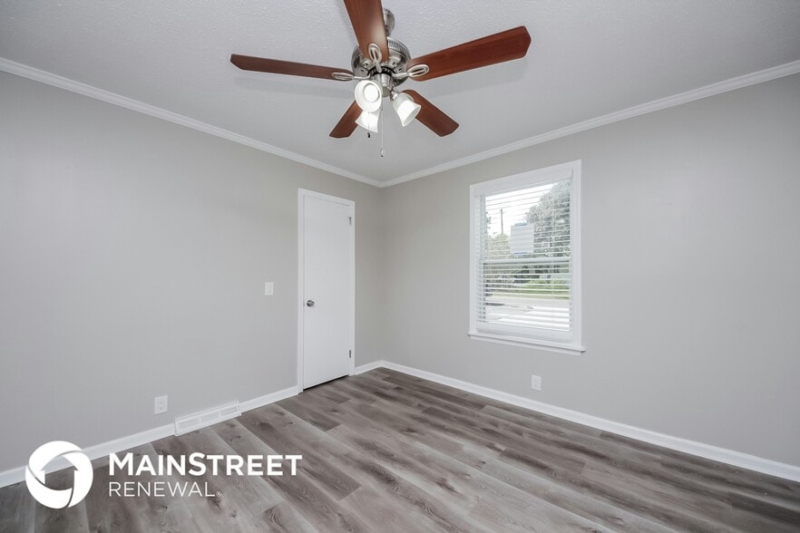 Building Photo - 1260 Palm Dr