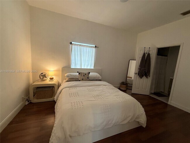 Building Photo - 318 SW 15th St