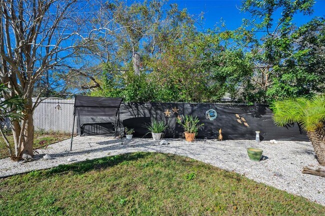 Building Photo - 1000 Crane Ct