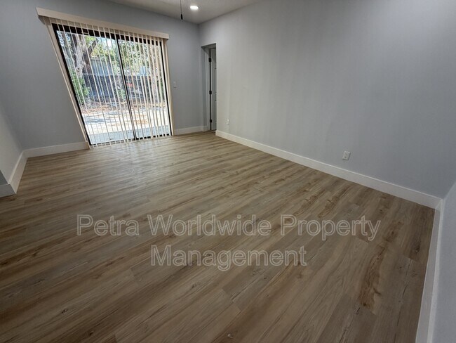 Building Photo - 131 W Atwater Ave