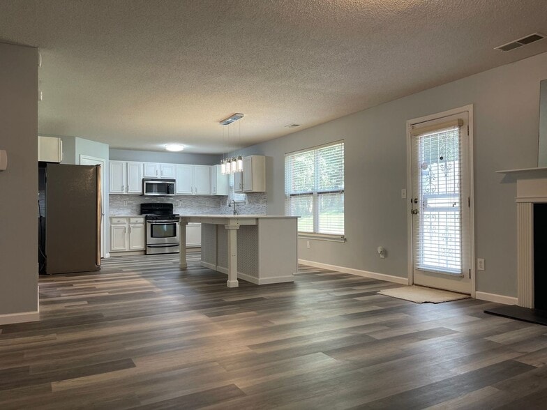 Building Photo - 607 Pipkin Dr