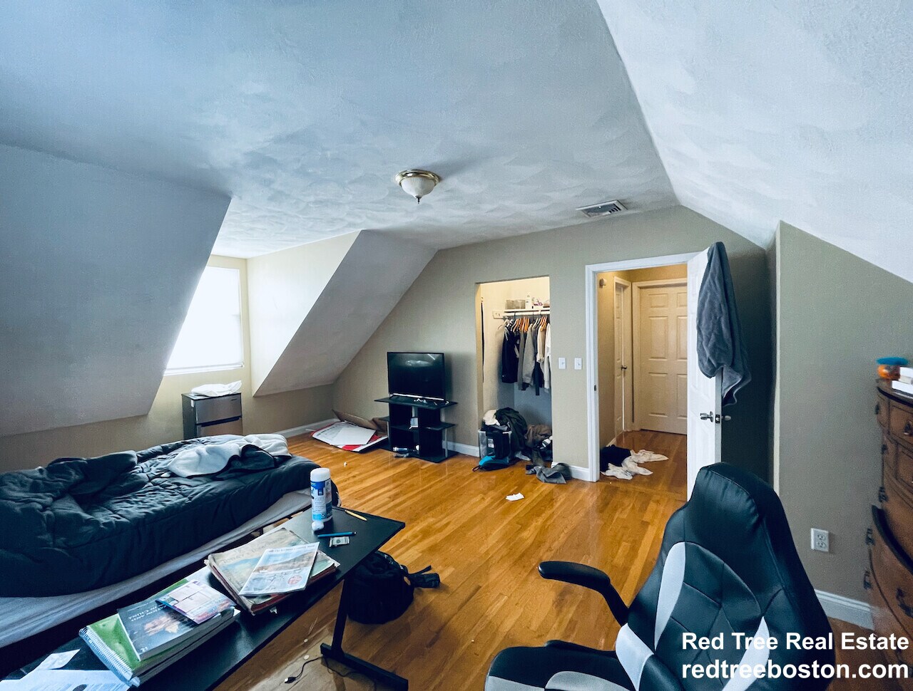 Building Photo - 19 Highgate St