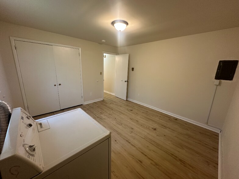 Building Photo - 5388 Chapmans Rd