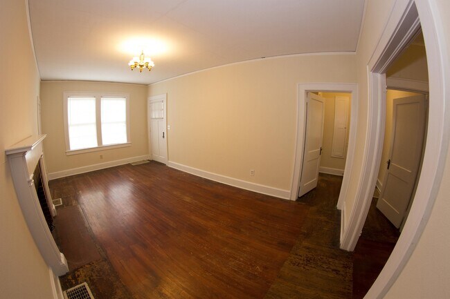 Building Photo - 287 Morton Ave